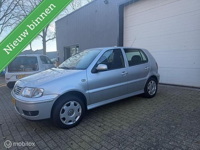 Grijs Gebruikt 2001 VW Polo Edition Hatchback | € 999 (Eerlijke prijs) - Afbeelding 1/4