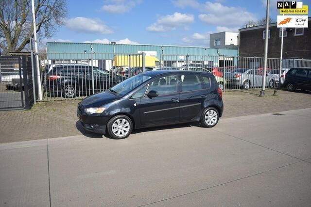 Zwart Gebruikt 2009 Mitsubishi Colt Invite Hatchback | € 3.950 (Iets duurder) - Afbeelding 1/4