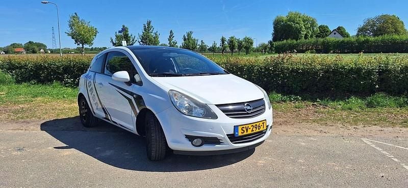 Wit Gebruikt 2009 Opel Corsa Cosmo MPV | € 1.750 (Goede deal) - Afbeelding 1/4