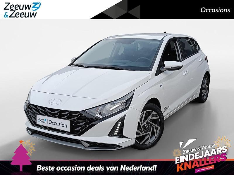 Atlas white (saw) Gebruikt 2024 Hyundai i20 Comfort Hatchback | € 22.950 (Eerlijke prijs) - Afbeelding 1/4