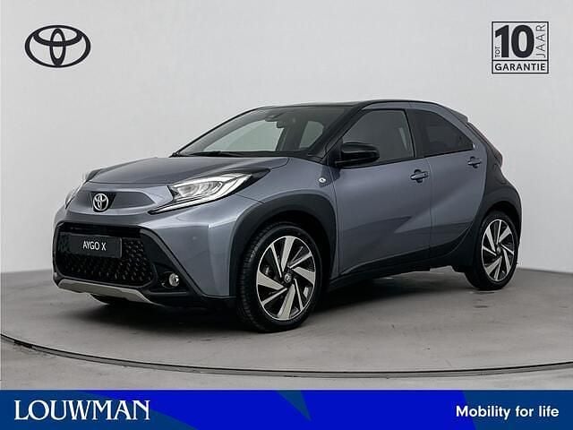 Grijs Gebruikt 2024 Toyota Aygo Premium Hatchback | € 23.900 (Iets duurder) - Afbeelding 1/4