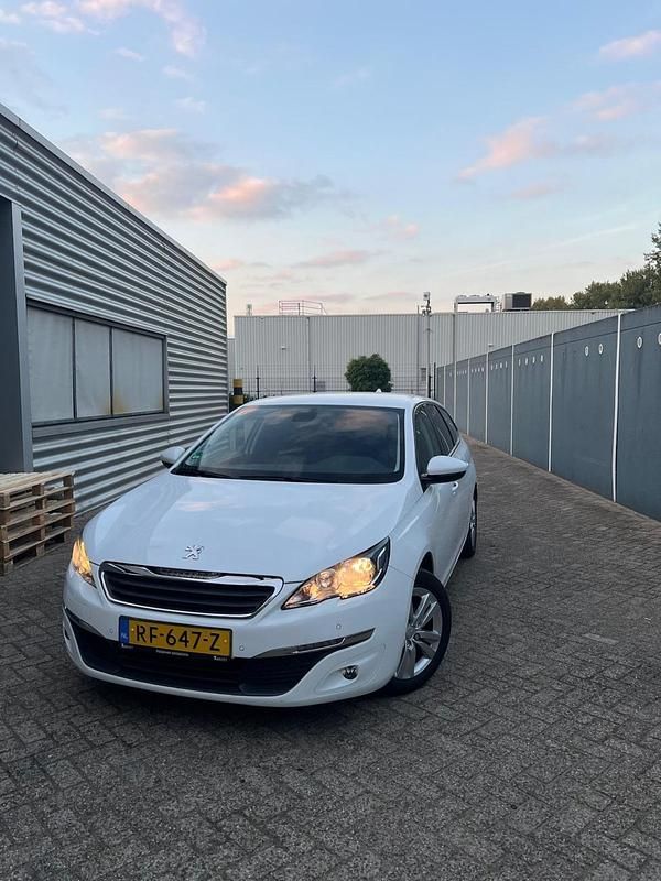 Wit Gebruikt 2016 Peugeot 308 GT-line Stationwagen | € 7.950 (Super prijs) - Afbeelding 1/4