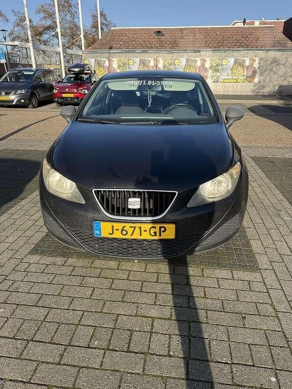 Zwart Occasion 2010 Seat Ibiza Reference MPV | € 3.500 (Eerlijke prijs) - Afbeelding 1/4