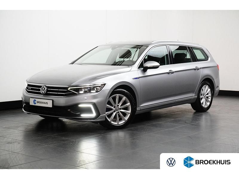 Grijs Gebruikt 2020 VW Passat Business Stationwagen | € 23.900 (Eerlijke prijs) - Afbeelding 1/4