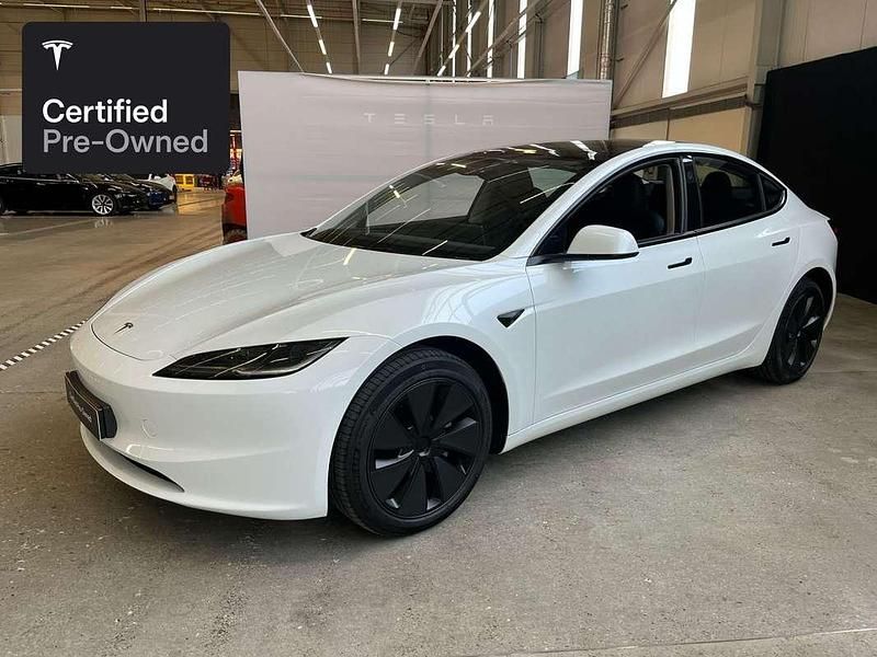 Wit Gebruikt 2024 Tesla Model 3 RWD Sedan | € 38.500 (Duur) - Afbeelding 1/4