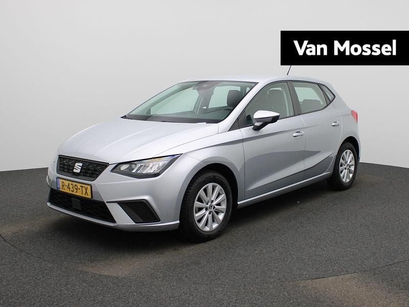 Grijs Gebruikt 2022 Seat Ibiza Style Hatchback | € 15.900 (Eerlijke prijs) - Afbeelding 1/4