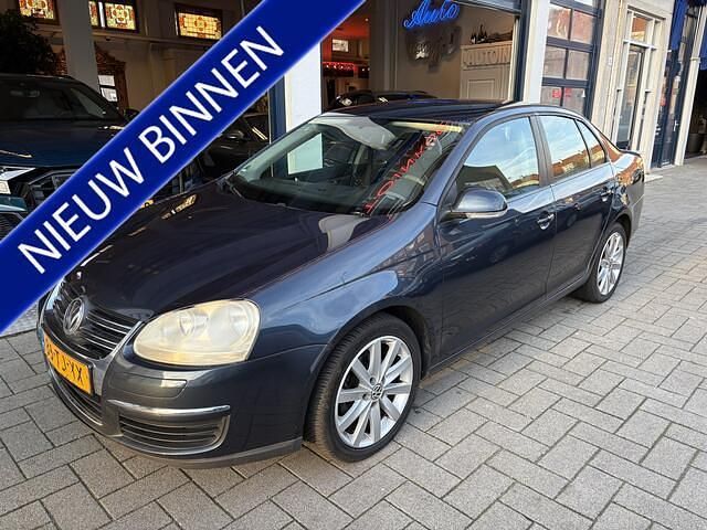 Grijs Occasion 2007 VW Jetta Trendline Sedan | € 2.399 (Eerlijke prijs) - Afbeelding 1/4