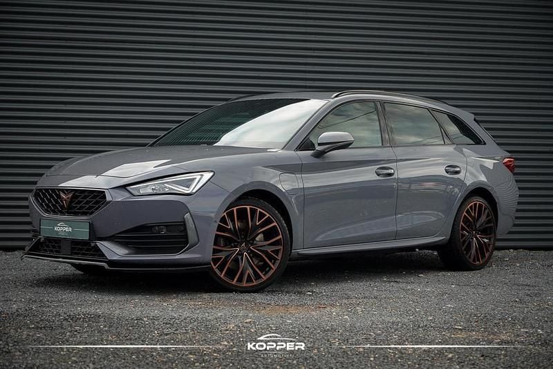 Grijs Gebruikt 2020 Cupra Leon VZ Stationwagen | € 26.750 (Iets duurder) - Afbeelding 1/4
