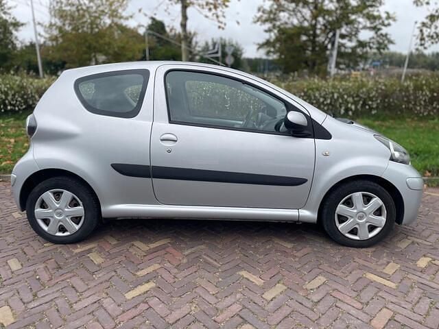 Occasion Toyota Aygo Comfort 68 PK (50 kW) 2009 Grijs Hatchback