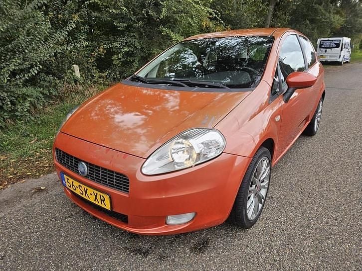Occasion Fiat Grande Punto 78 PK (57 kW) 2006 Oranje Hatchback