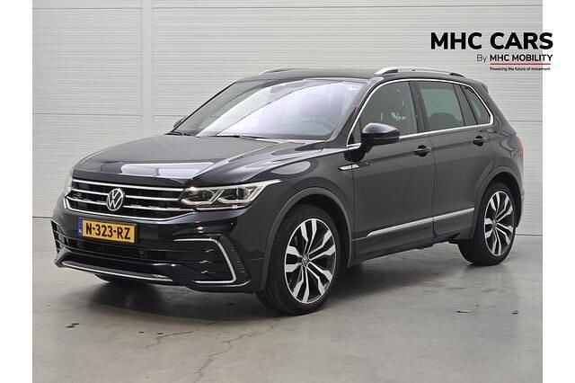 Zwart Occasion 2021 VW Tiguan Executive SUV | € 30.700 (Eerlijke prijs) - Afbeelding 1/4