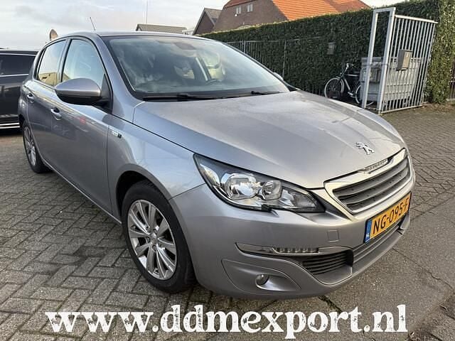 Grijs Gebruikt 2017 Peugeot 308 Style Hatchback | € 4.999 (Goede deal) - Afbeelding 1/4