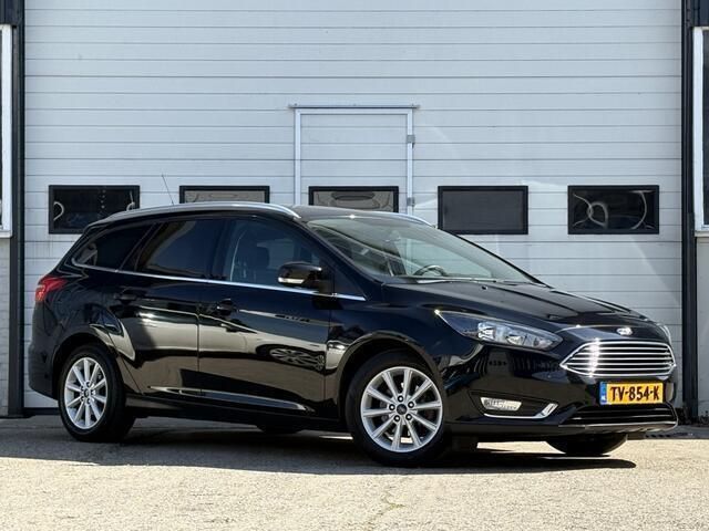 Zwart Gebruikt 2017 Ford Focus Titanium Stationwagen | € 11.750 (Eerlijke prijs) - Afbeelding 1/4