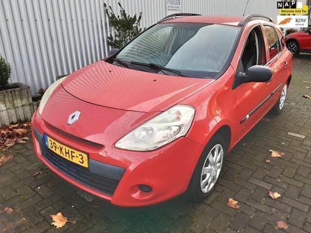 Rood Gebruikt 2009 Renault Clio GrandTour Stationwagen | € 4.250 (Iets duurder) - Afbeelding 1/4