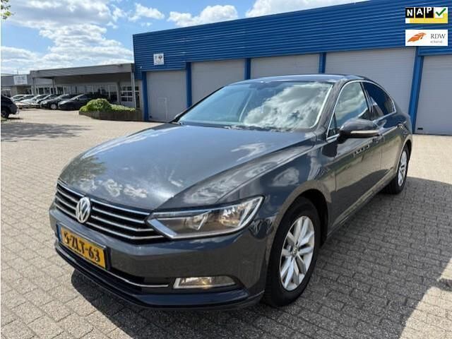 Grijs Gebruikt 2015 VW Passat Comfortline Sedan | € 8.450 (Eerlijke prijs) - Afbeelding 1/4