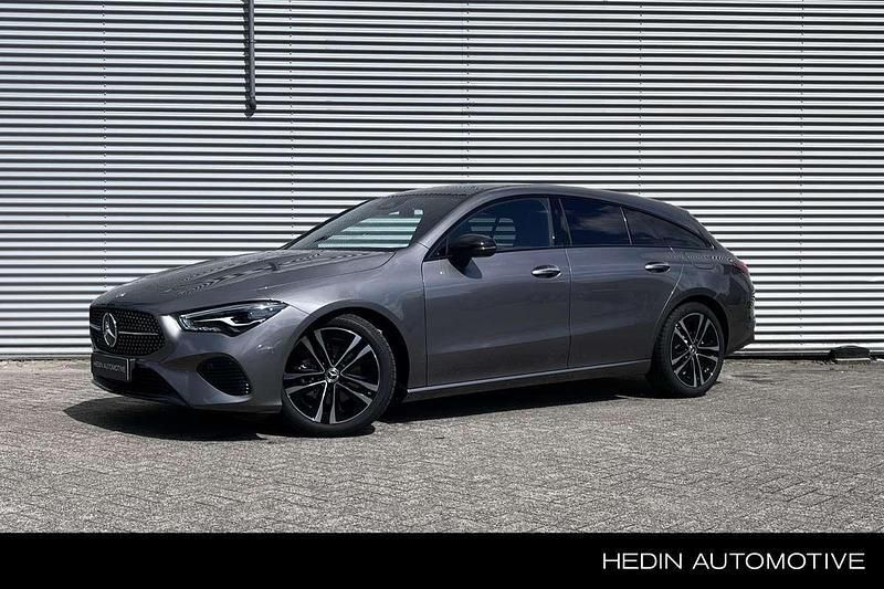 Grijs, metallic lak Nieuw 2024 Mercedes CLA180 Shooting Brake Advanced Stationwagen | € 50.315 (Eerlijke prijs) - Afbeelding 1/4