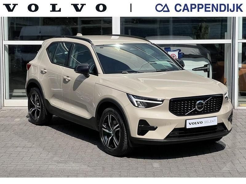 Suv Gebruikt 2024 Volvo XC40 Plus SUV | € 42.945 (Eerlijke prijs) - Afbeelding 1/4