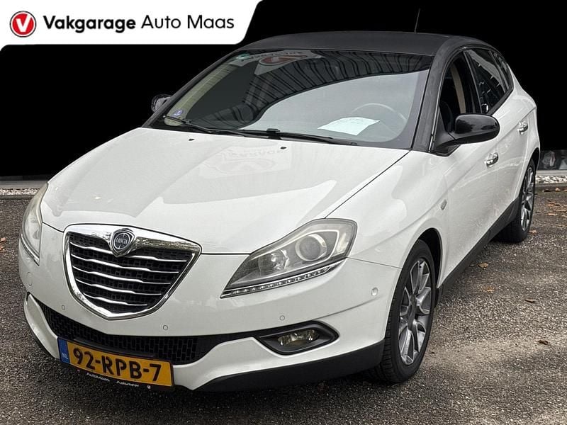 Wit Gebruikt 2011 Lancia Delta Silver Hatchback | € 5.000 (Eerlijke prijs) - Afbeelding 1/4