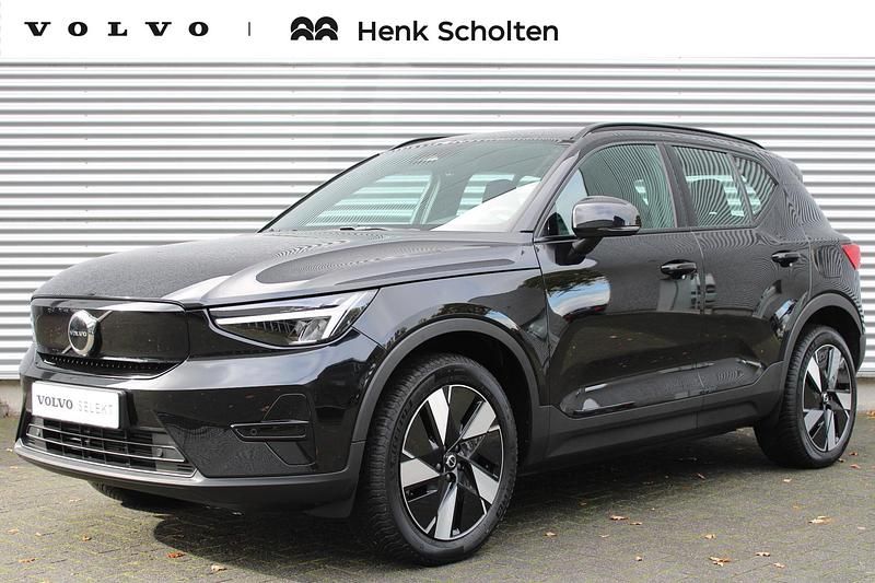 Zwart Gebruikt 2024 Volvo XC40 Plus SUV | € 43.750 (Iets duurder) - Afbeelding 1/4