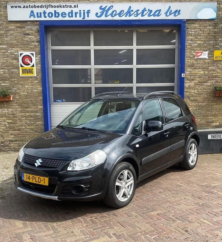 Zwart Gebruikt 2011 Suzuki SX4 Comfort MPV | € 7.950 (Eerlijke prijs) - Afbeelding 1/4