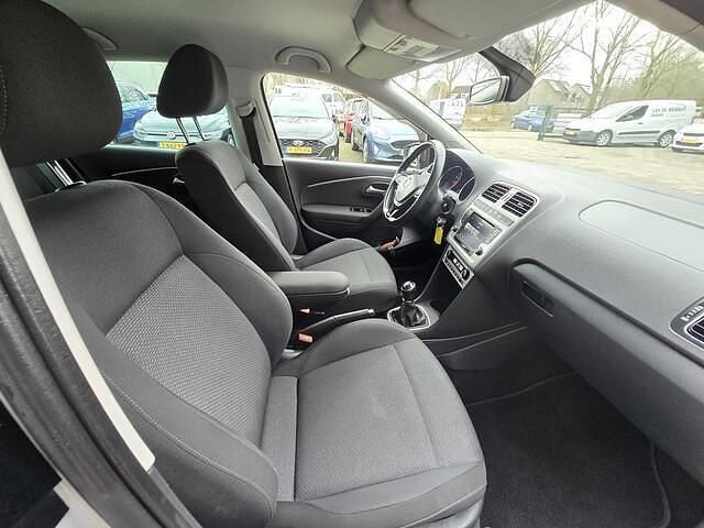 Occasion VW Polo Highline 90 PK (66 kW) 2015 Zilver Hatchback