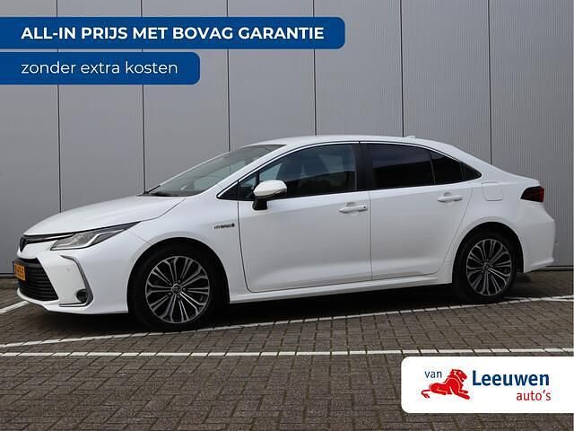 Wit Occasion 2019 Toyota Corolla Style Sedan | € 21.495 (Iets duurder) - Afbeelding 1/3