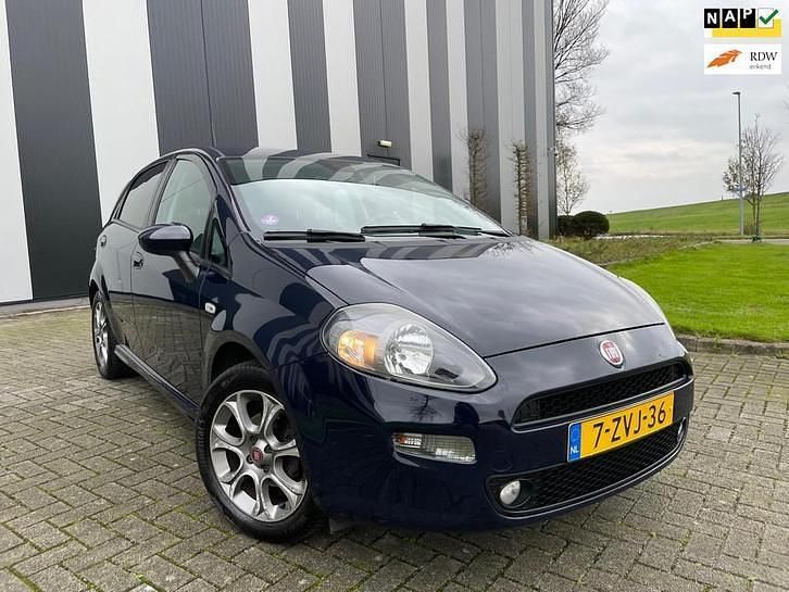 Occasion 2015 Fiat Punto Evo Lounge Hatchback | € 3.250 (Eerlijke prijs) - Afbeelding 1/4
