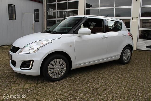 Occasion Suzuki Swift Exclusive 94 PK (69 kW) 2015 Wit (metallic) Hatchback