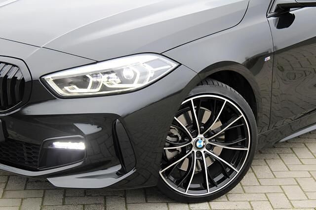 Occasion BMW 120 M Sport 178 PK (130 kW) 2021 Zwart Hatchback