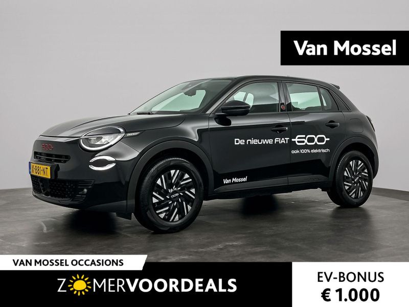 Suv Gebruikt 2023 Fiat 600 Red SUV | € 23.940 (Eerlijke prijs) - Afbeelding 1/4