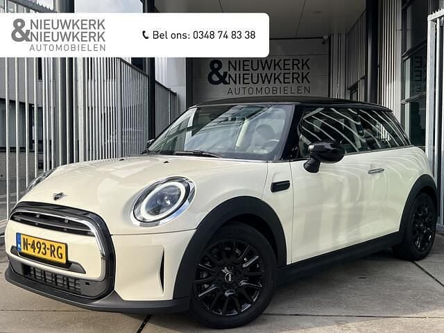 Wit Gebruikt 2022 Mini Cooper Classic Hatchback | € 24.899 (Eerlijke prijs) - Afbeelding 1/4