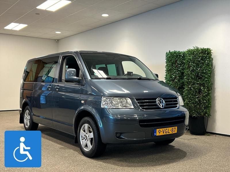 Grijs Gebruikt 2009 VW Caravelle MPV | € 16.950 - Afbeelding 1/3