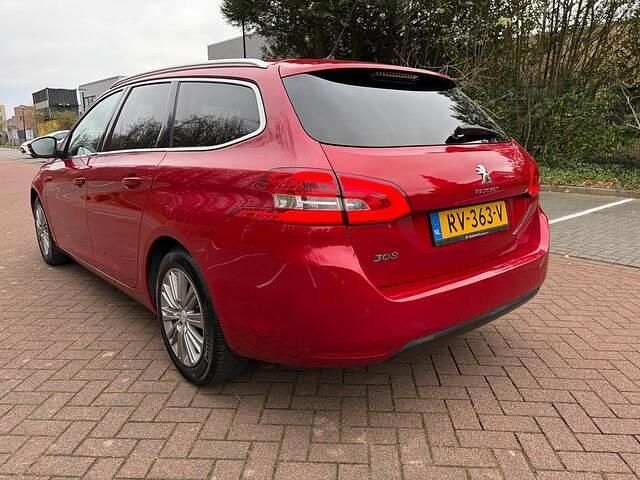 Occasion Peugeot 308 SW Allure 131 PK (96 kW) 2017 Rood Stationwagen