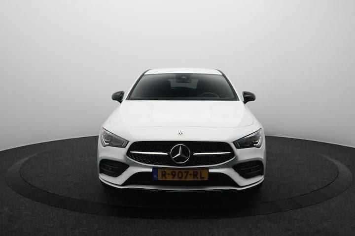 Occasion Mercedes CLA250e Shooting Brake AMG line 218 PK (160 kW) 2022 Wit Stationwagen