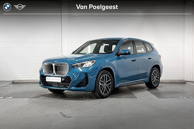 Occasion BMW iX1 Comfort Edition 150 kW (204 PK) 2025 Inidividual blue bay lagoon (donker blauw) SUV
