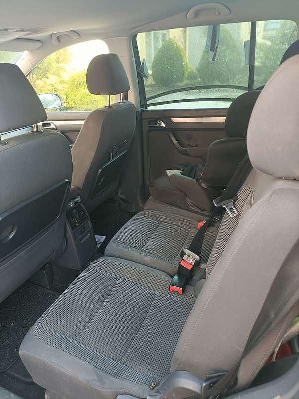 Grijs Gebruikt 2006 VW Touran Highline MPV | € 1.750 (Iets duurder) - Afbeelding 1/4