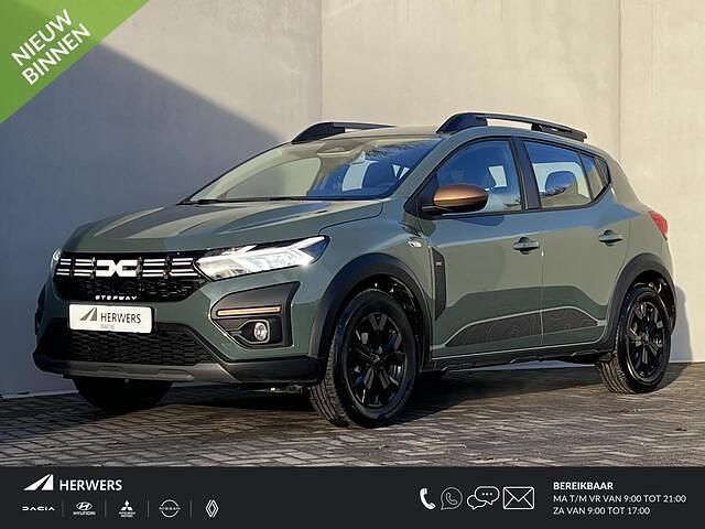 Groen Occasion 2025 Dacia Sandero Extreme Hatchback | € 24.735 (Duur) - Afbeelding 1/4