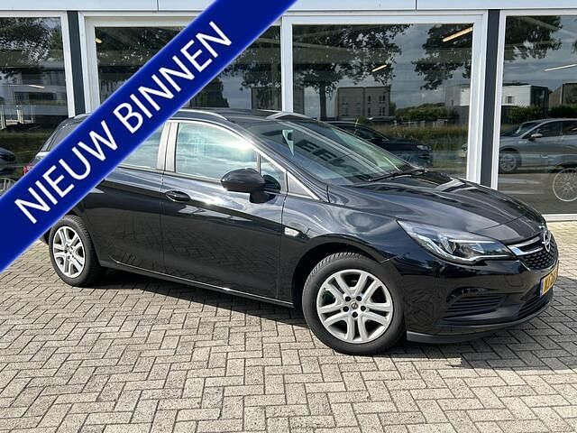 Zwart Gebruikt 2019 Opel Astra Business Stationwagen | € 8.950 (Eerlijke prijs) - Afbeelding 1/4