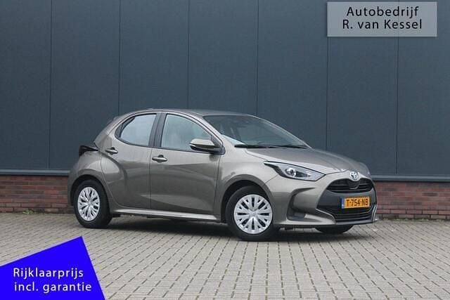 Groen Gebruikt 2023 Toyota Yaris Active Hatchback | € 18.990 (Goede deal) - Afbeelding 1/4