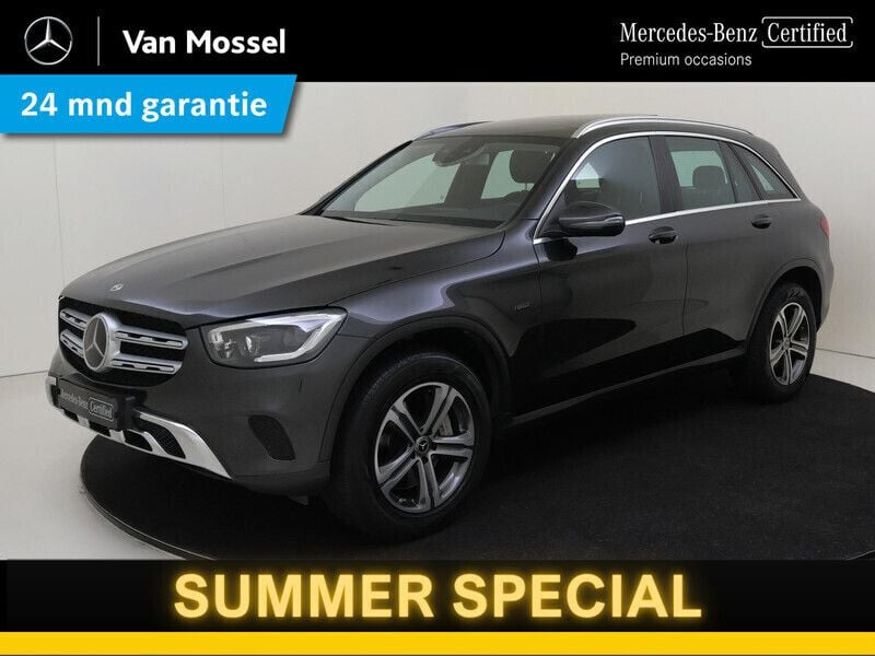 Grijs Gebruikt 2020 Mercedes GLC300e Premium Plus SUV | € 40.945 (Eerlijke prijs) - Afbeelding 1/4