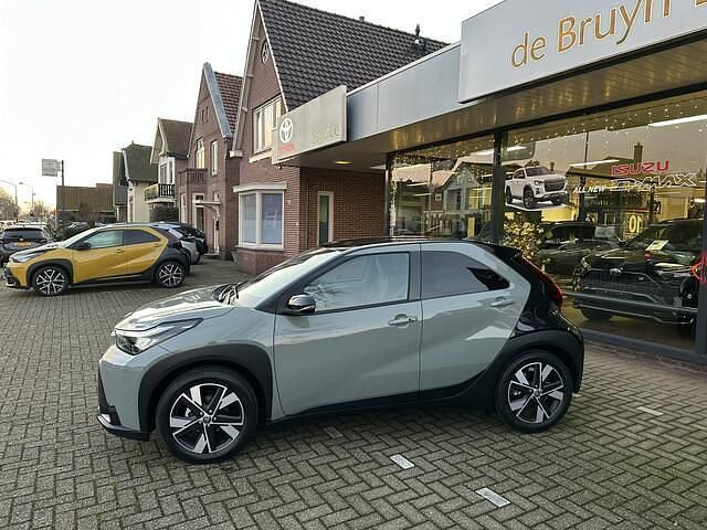Nieuw Toyota Aygo X Pulse 116 PK (85 kW) 2026 Groen SUV