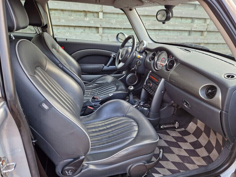 Occasion Mini ONE Pepper 90 PK (66 kW) 2006 Grijs, metallic lak Hatchback