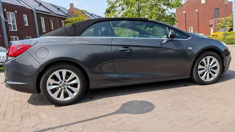 Grijs Gebruikt 2013 Opel Cascada Cosmo Cabriolet | € 8.500 (Super prijs) - Afbeelding 1/4