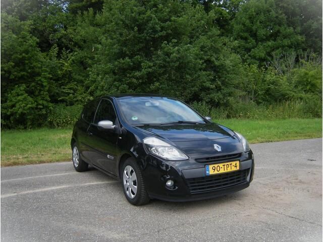 Zwart Gebruikt 2012 Renault Clio IV Night&Day Hatchback | € 2.750 - Afbeelding 1/4