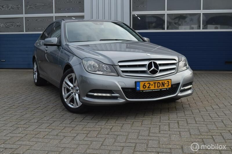 Grijs Gebruikt 2012 Mercedes C180 Avantgarde Sedan | € 12.990 (Eerlijke prijs) - Afbeelding 1/4