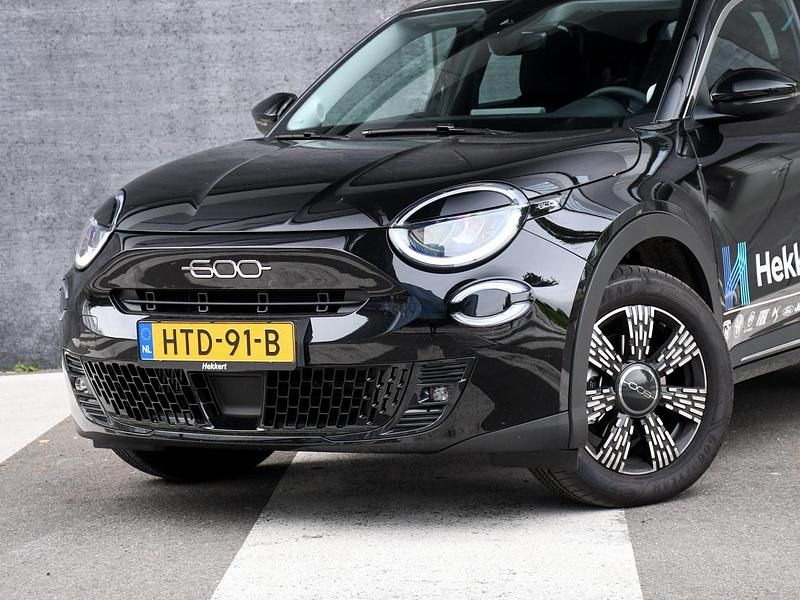Occasion Fiat 600 Urban 110 PK (80 kW) 2025 Zwart SUV