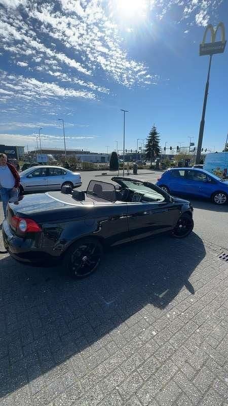 Zwart Gebruikt 2008 VW Eos Cabriolet | € 6.100 (Eerlijke prijs) - Afbeelding 1/4
