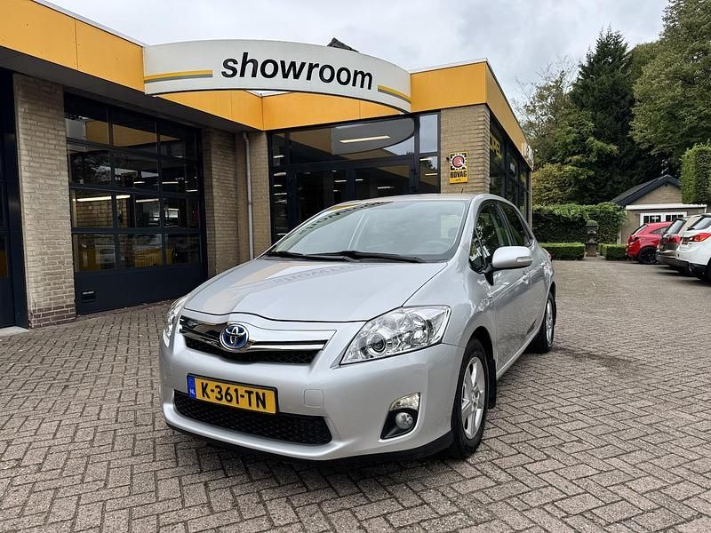 Grijs Gebruikt 2011 Toyota Auris Hybrid Hatchback | € 6.995 (Goede deal) - Afbeelding 1/4