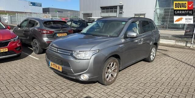 Grijs Gebruikt 2014 Mitsubishi Outlander Instyle SUV | € 8.750 (Goede deal) - Afbeelding 1/4