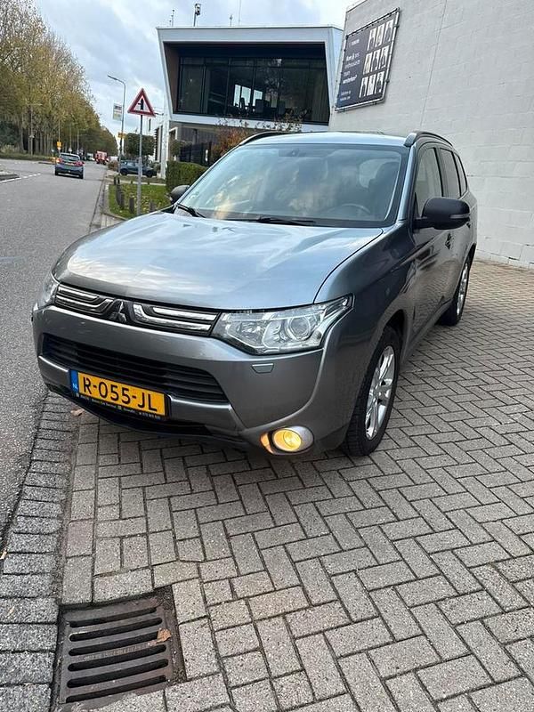 Gebruikt 2013 Mitsubishi Outlander SUV | € 5.799 - Afbeelding 1/4